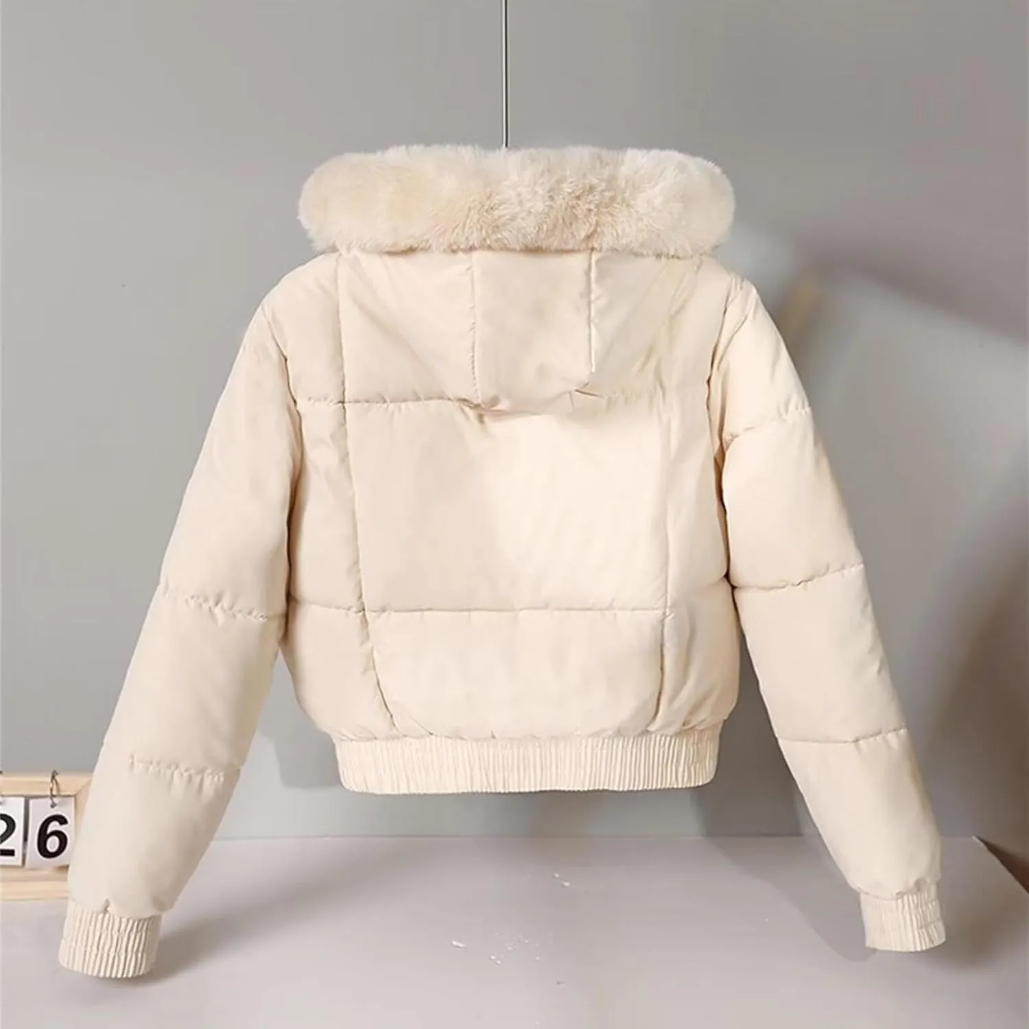 Womens Trendy Winter Jackets Casual Crop Quilted Puffer Coat Light Weight Long Sleeve Button Down Outerwear with Hood